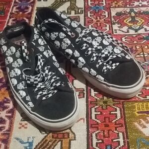 🖤💜 🖤Skull Vans